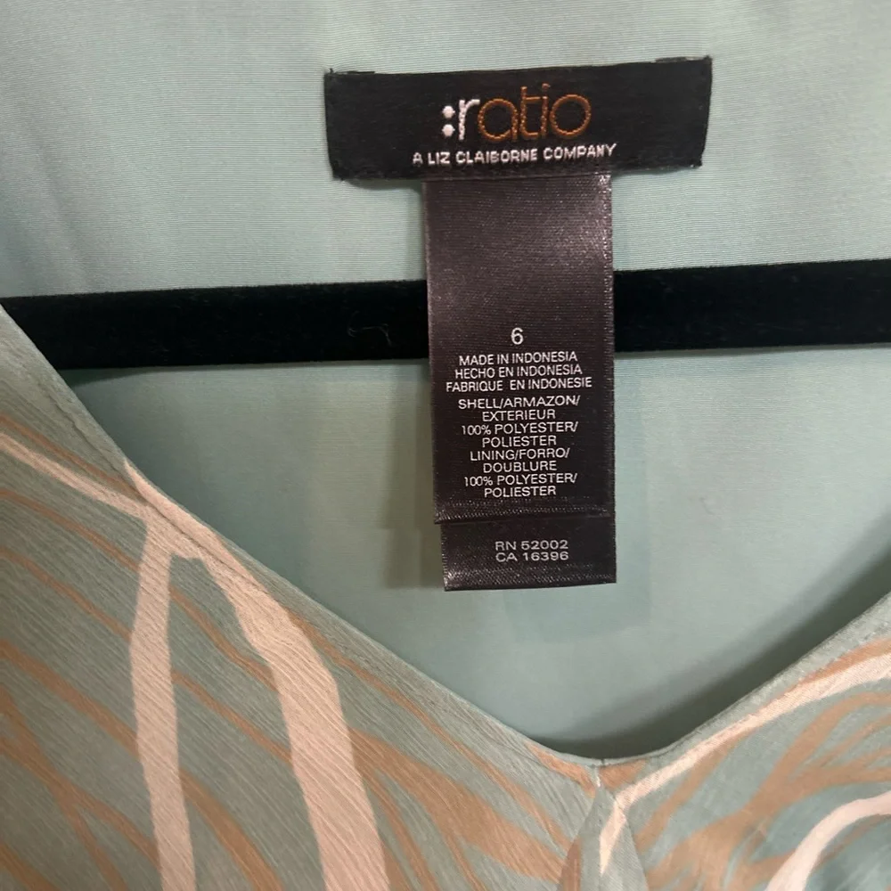 Ratio Liz Claiborne Top NWT Size 6 - Picture 3 of 5
